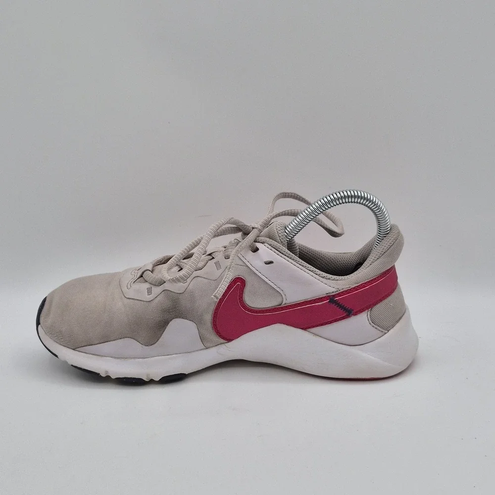Nike Legend Essential 2 Shoes Womens Size‎ 7.5 Training Sneakers CQ9545-556